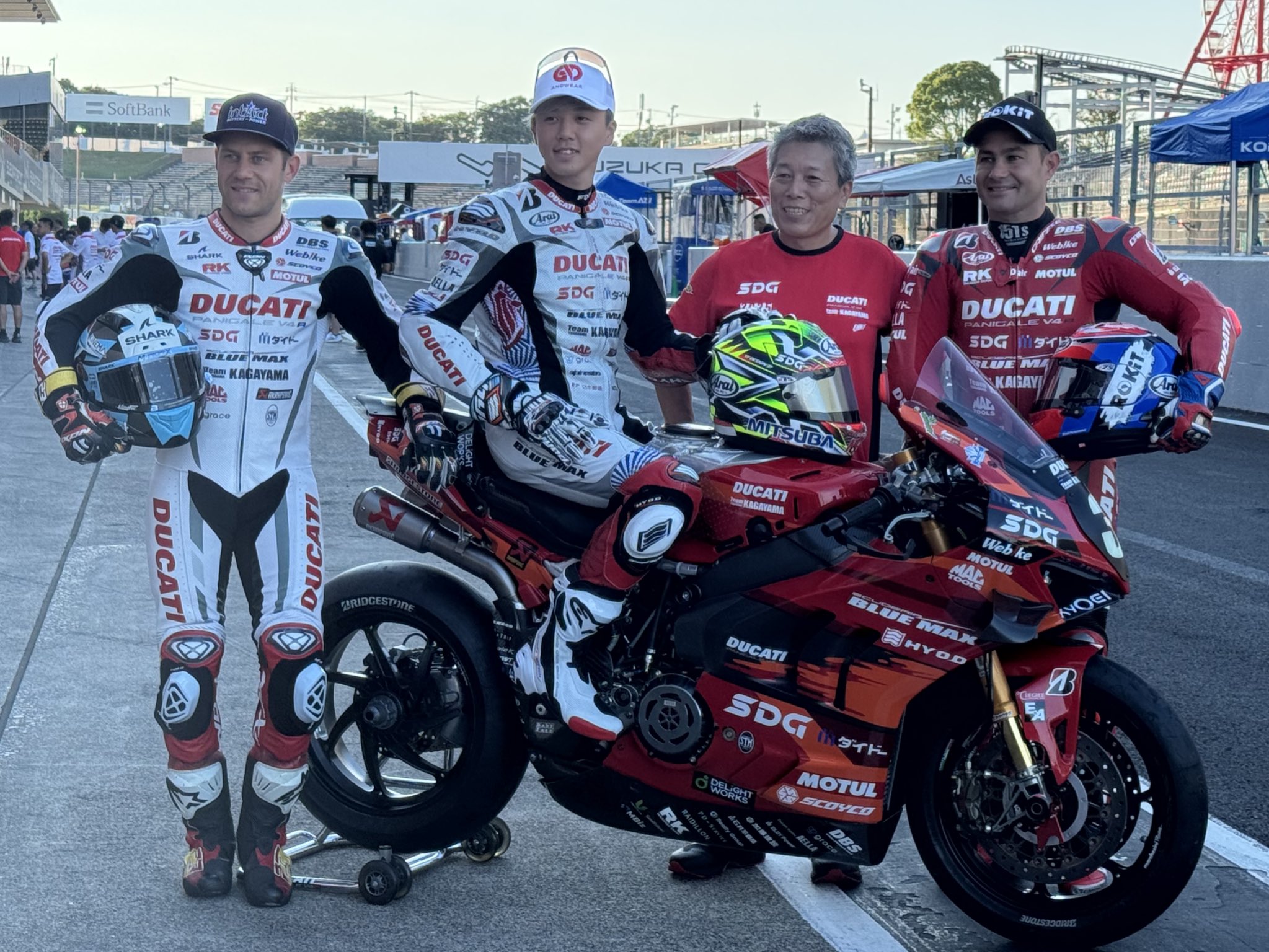 あなたが現在見ているのは DELiGHTWORKS、「DUCATI Team KAGAYAMA」とスポンサー契約を締結